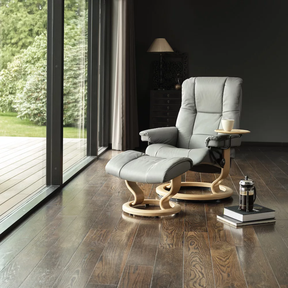 Mayfair Classic Chair & Ottoman_Paloma Leather-Neutral Grey_Oak Finish_Lifestyle_Stressless