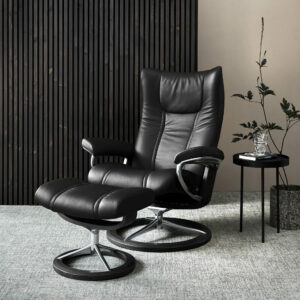 Wing-signature-chair-and-ottoman-Paloma-Leather-Black_stressless