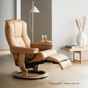 Mayfair Classic Power Chair_Paloma Leather-Almond-Oak Finish_Lifestyle_Stressless