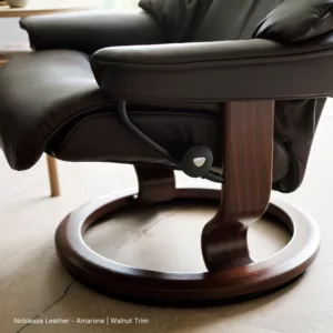 Reno Classic Chair & Ottoman_Noblesse Leather-Amarone_Walnut Finish_Base Detail_Stressless