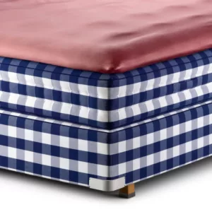 Satin Pure Fitted Sheet on Bed_180x210+30cm_Charleston Pink_Hastens