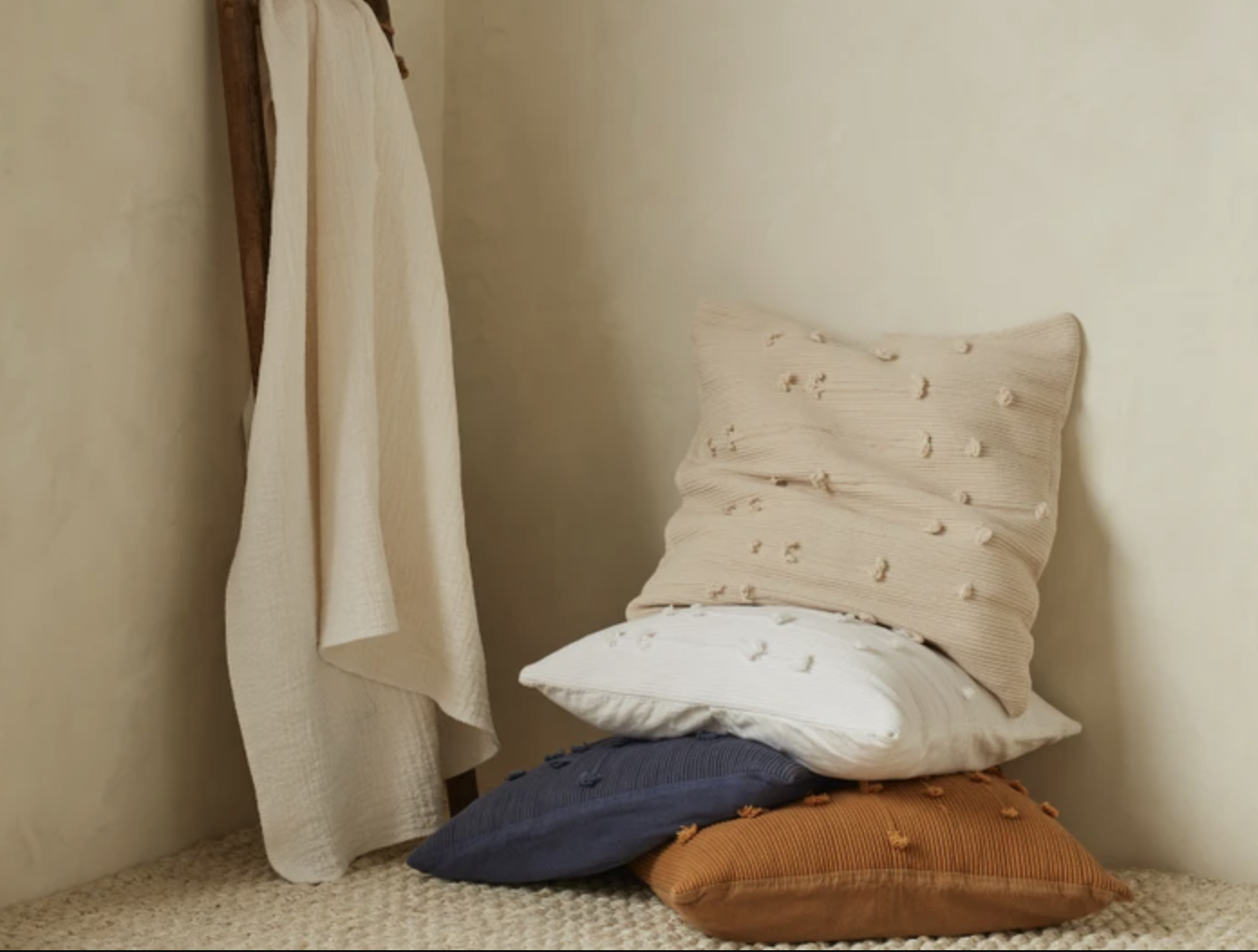 Alma Organic Pillow Cover_lifestyle_Coyuchi