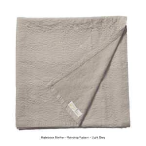 Matelasse Blanket_Raindrop Pattern-Light Grey_Natural Comfort