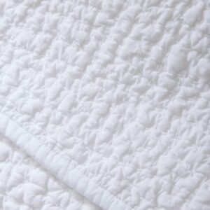 Pebbled Hand Stitched Organic Quilt_Alpine White_Detail_Coyuchi